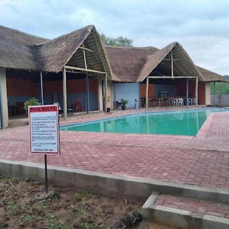 Nkanga Hotel Касане Екстериор снимка