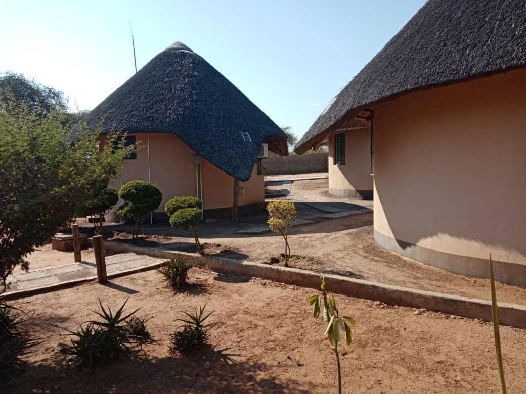 Nkanga Hotel Касане Екстериор снимка