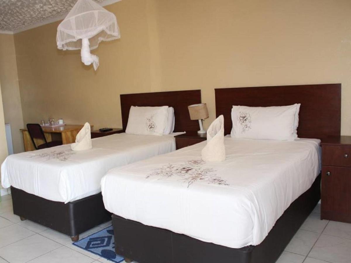 Nkanga Hotel Касане Екстериор снимка