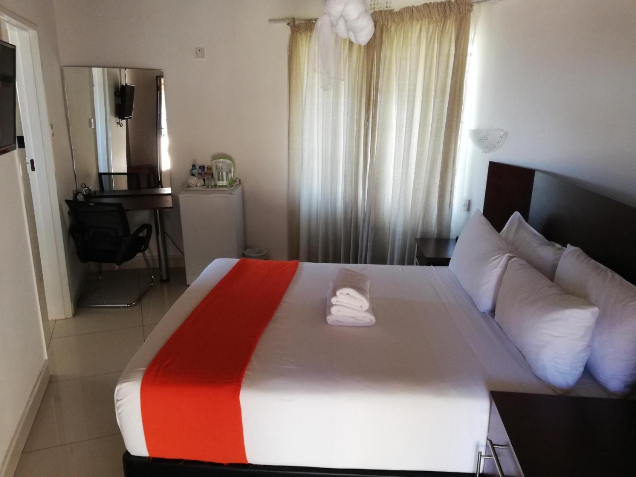 Nkanga Hotel Касане Екстериор снимка